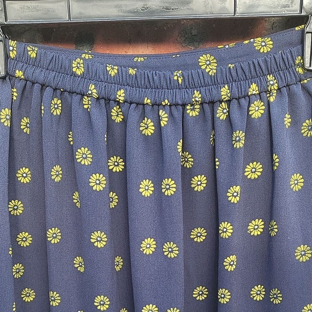 J. CREW Floral Skirt - Picture 7 of 8